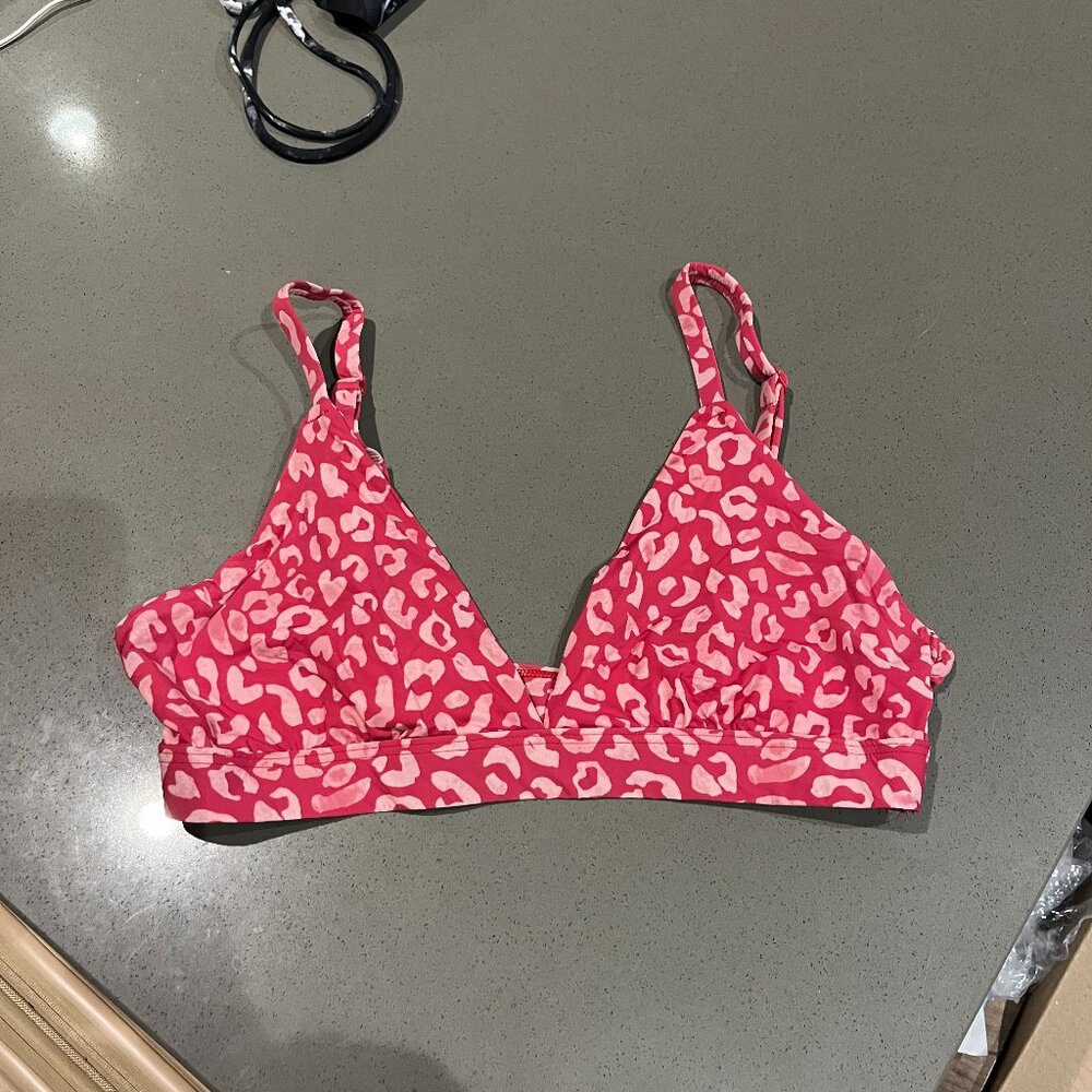NEW w/out Tags Fabletics Fine Touch Triangle Bralette Red Cheetah Print Size S
